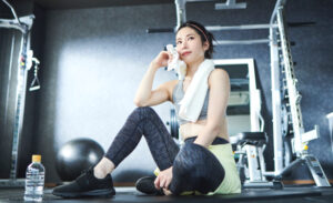 筋トレと有酸素運動の違い｜交互に行う場合の順番や時間配分も解説