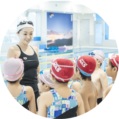 スイミング指導の様子